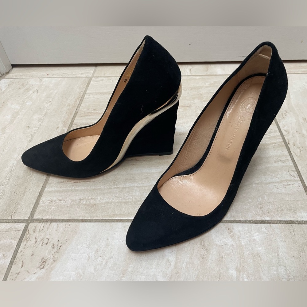 New Olcay Gulsen Black suede shoes